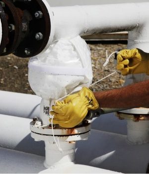 Envoltorio para válvulas y bridas. PIG® Leaktrapper Absorbent Valve Wrap - Oil-Only - MAT 482